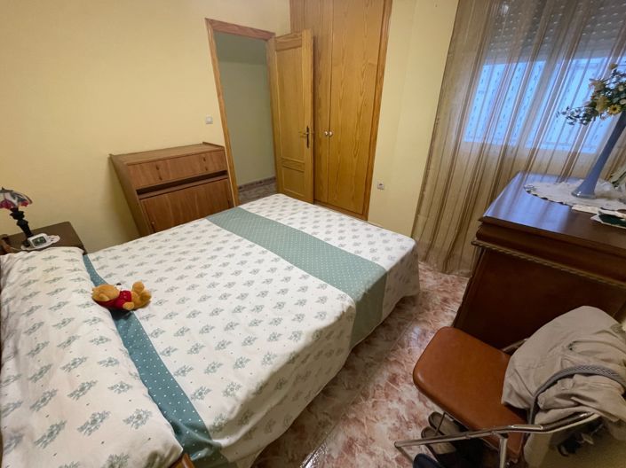 Image No.10-2 Bed Property for sale