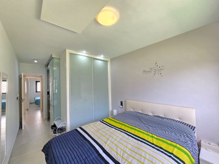 Image No.12-2 Bed Property for sale