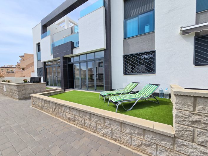 Image No.23-2 Bed Property for sale