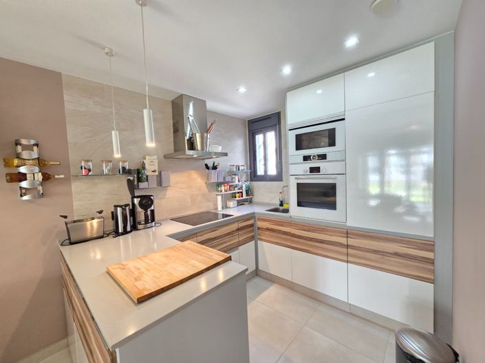 Image No.8-2 Bed Property for sale