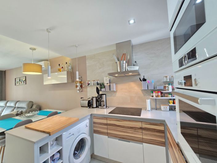 Image No.9-2 Bed Property for sale