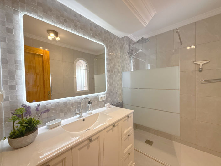 Image No.24-3 Bed Villa for sale