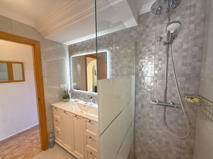 Image No.5-3 Bed Villa for sale