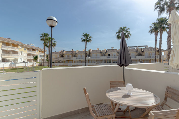 Image No.37-2 Bed Townhouse for sale