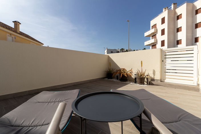 Image No.40-2 Bed Townhouse for sale