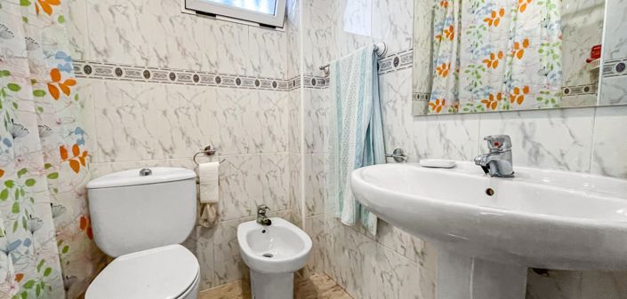 Image No.16-2 Bed Bungalow for sale