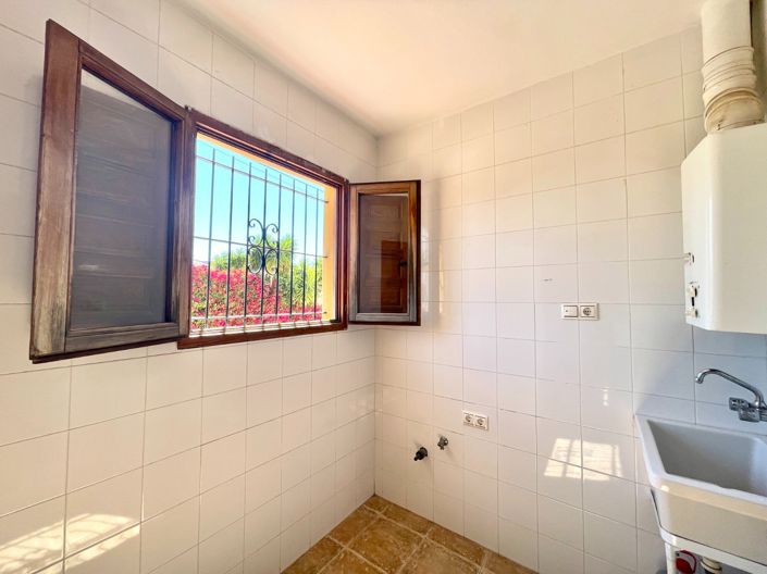 Image No.12-4 Bed Villa for sale