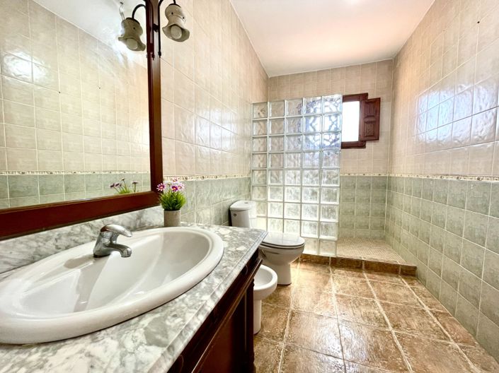 Image No.18-4 Bed Villa for sale
