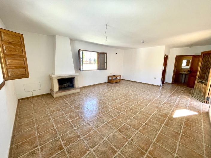 Image No.2-4 Bed Villa for sale