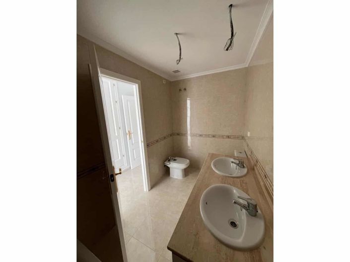 Image No.32-2 Bed Apartment for sale