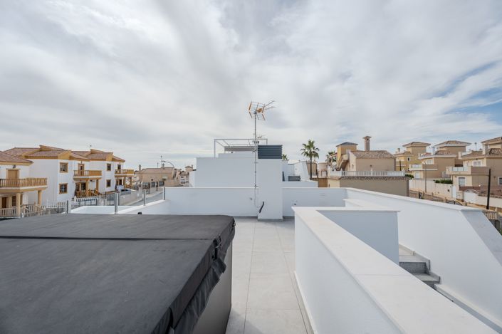 Image No.19-3 Bed Villa for sale