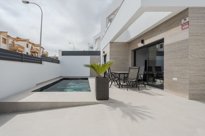 Image No.25-3 Bed Villa for sale