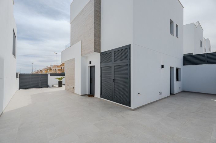 Image No.27-3 Bed Villa for sale