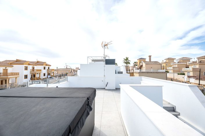Image No.40-3 Bed Villa for sale