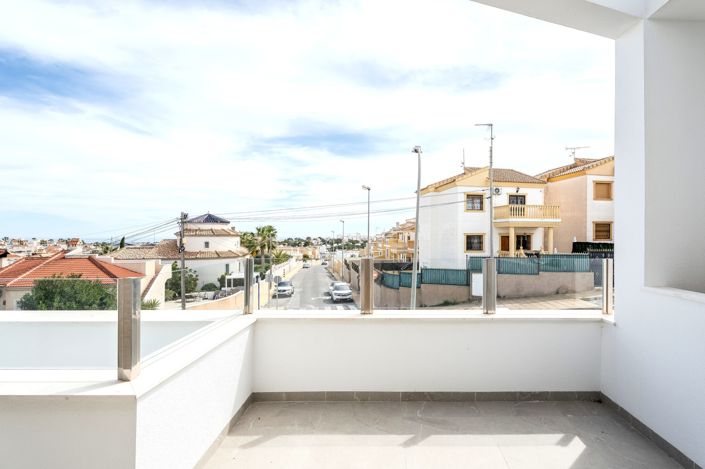 Image No.43-3 Bed Villa for sale