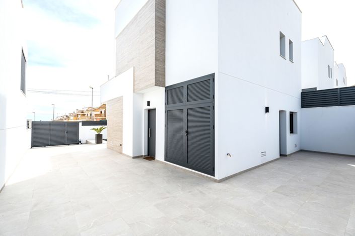 Image No.49-3 Bed Villa for sale