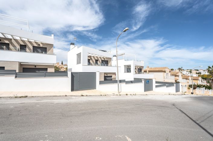 Image No.54-3 Bed Villa for sale