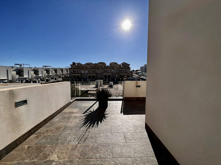 Image No.12-3 Bed Property for sale
