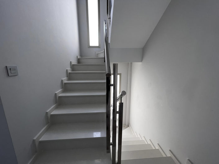 Image No.18-3 Bed Property for sale