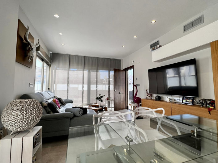 Image No.3-3 Bed Property for sale