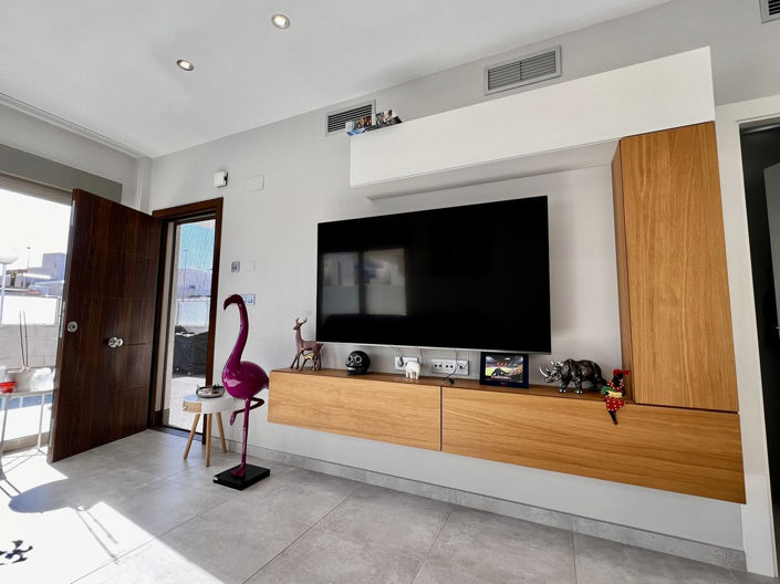 Image No.4-3 Bed Property for sale