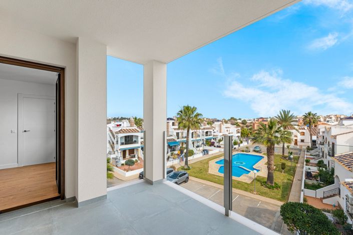Image No.13-2 Bed Property for sale