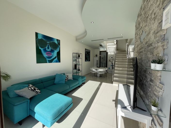 Image No.16-2 Bed House for sale