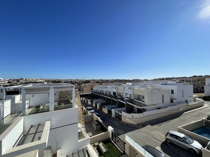 Image No.31-2 Bed House for sale