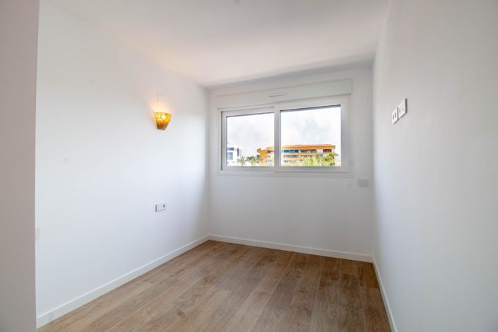 Image No.13-2 Bed Apartment for sale