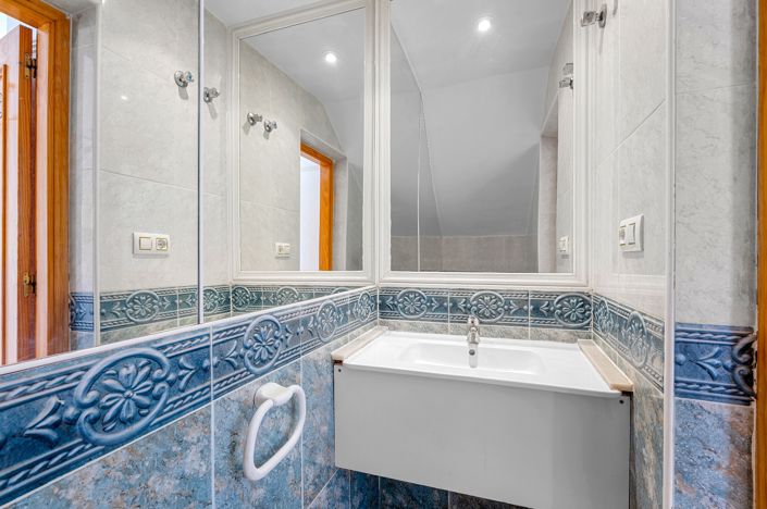 Image No.12-3 Bed House for sale