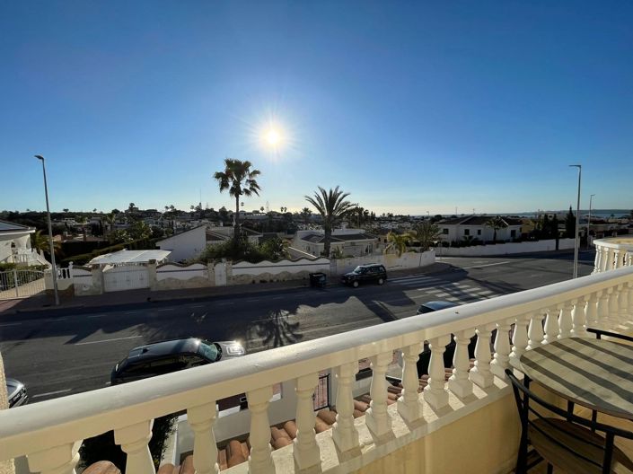 Image No.24-3 Bed Townhouse for sale