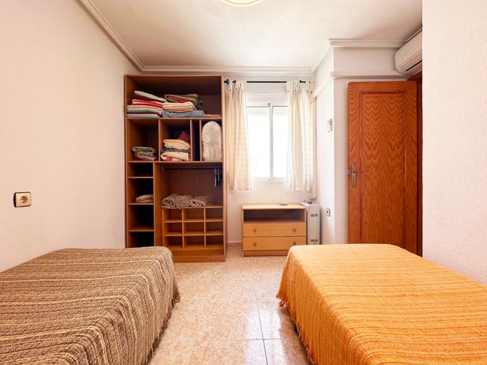 Image No.25-2 Bed Bungalow for sale