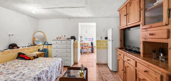 Image No.14-2 Bed Townhouse for sale