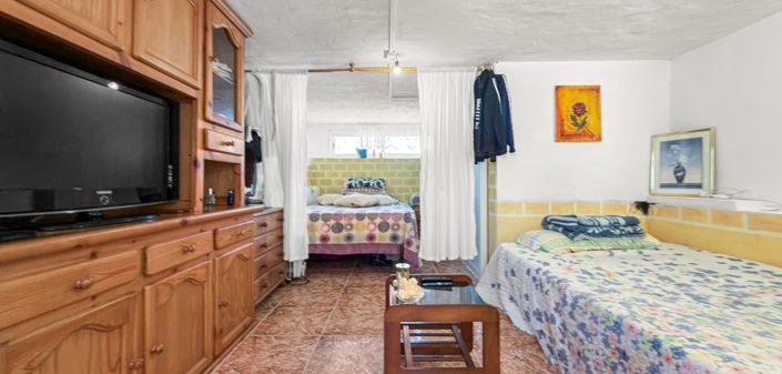 Image No.16-2 Bed Townhouse for sale