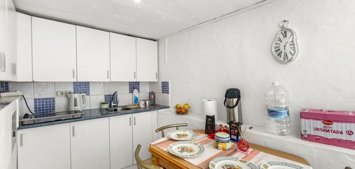 Image No.18-2 Bed Townhouse for sale
