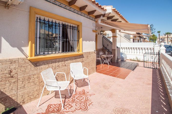 Image No.18-2 Bed Townhouse for sale