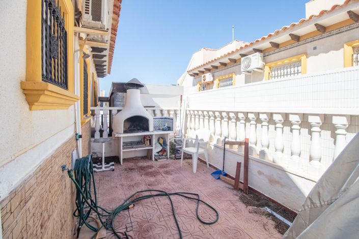 Image No.19-2 Bed Townhouse for sale