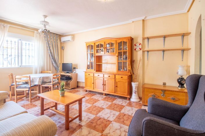 Image No.6-2 Bed Townhouse for sale