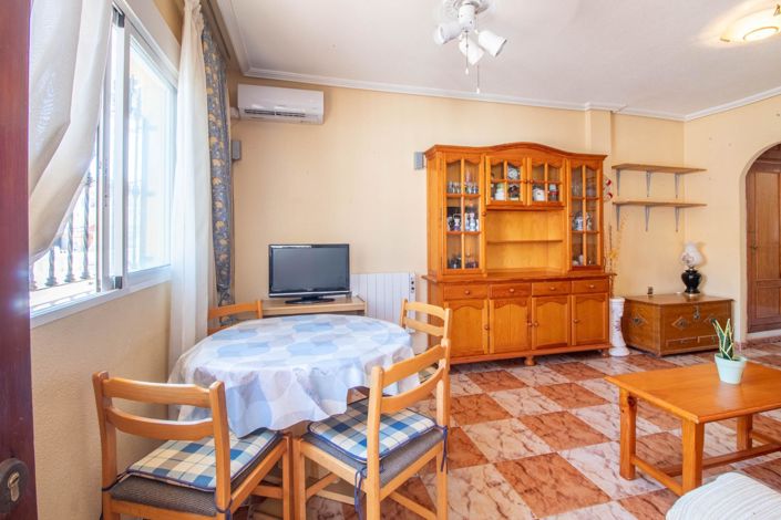 Image No.8-2 Bed Townhouse for sale