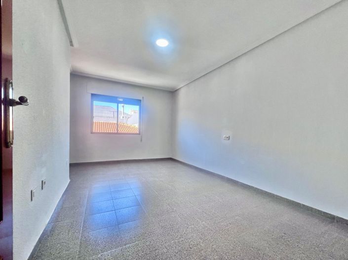 Image No.13-4 Bed Duplex for sale