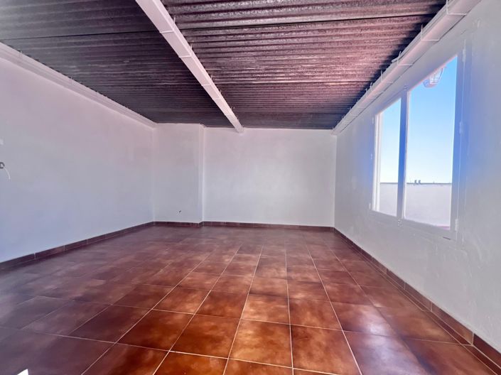 Image No.27-4 Bed Duplex for sale
