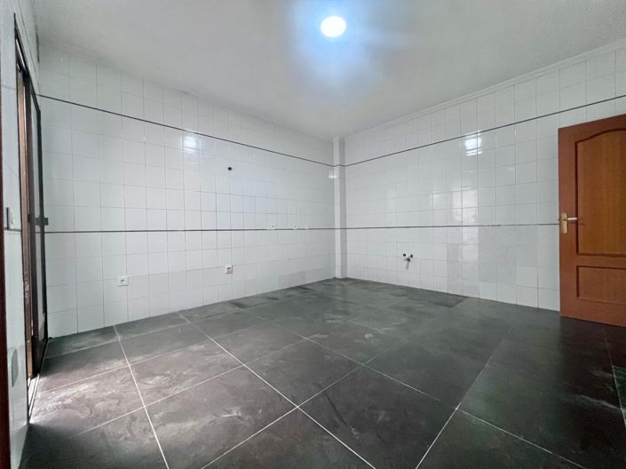 Image No.6-4 Bed Duplex for sale