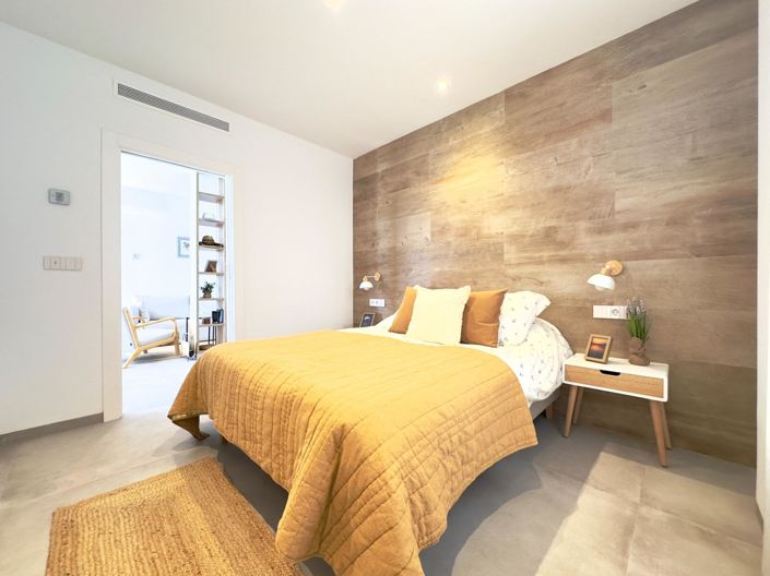 Image No.24-3 Bed Apartment for sale