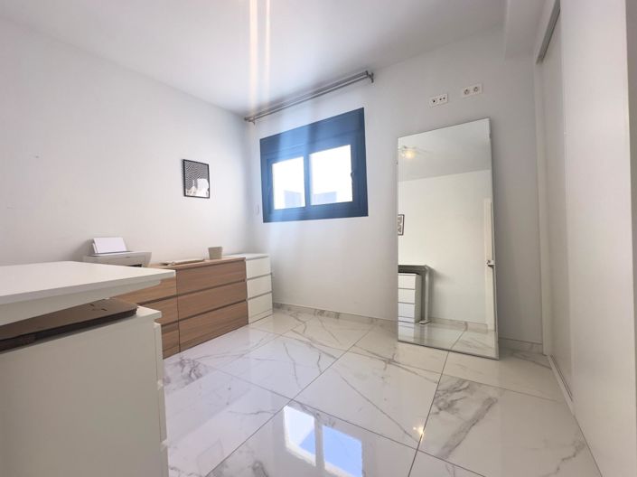 Image No.23-2 Bed Apartment for sale