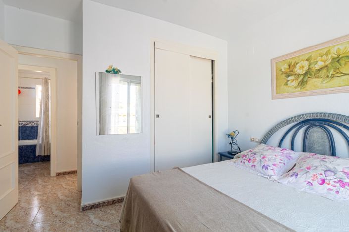 Image No.28-2 Bed Townhouse for sale