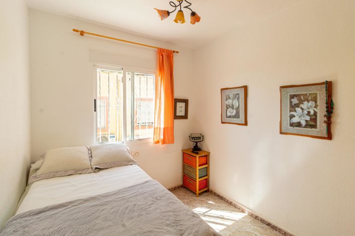 Image No.30-2 Bed Townhouse for sale