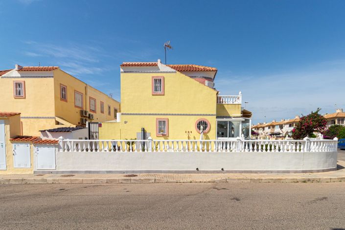 Image No.37-2 Bed Townhouse for sale
