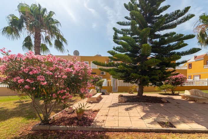 Image No.40-2 Bed Townhouse for sale