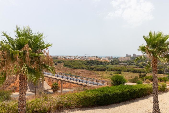 Image No.35-3 Bed Townhouse for sale