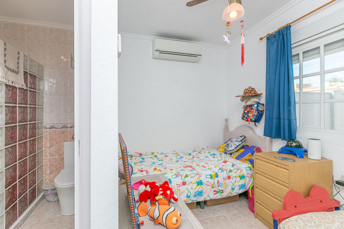 Image No.18-4 Bed Villa for sale